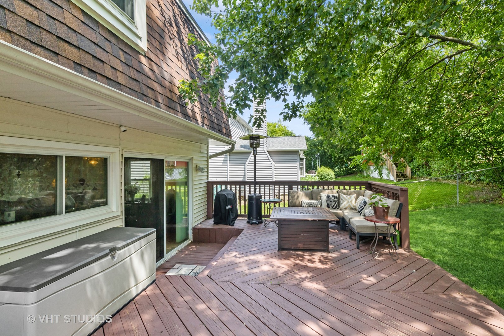 1113 Roslyn Lane