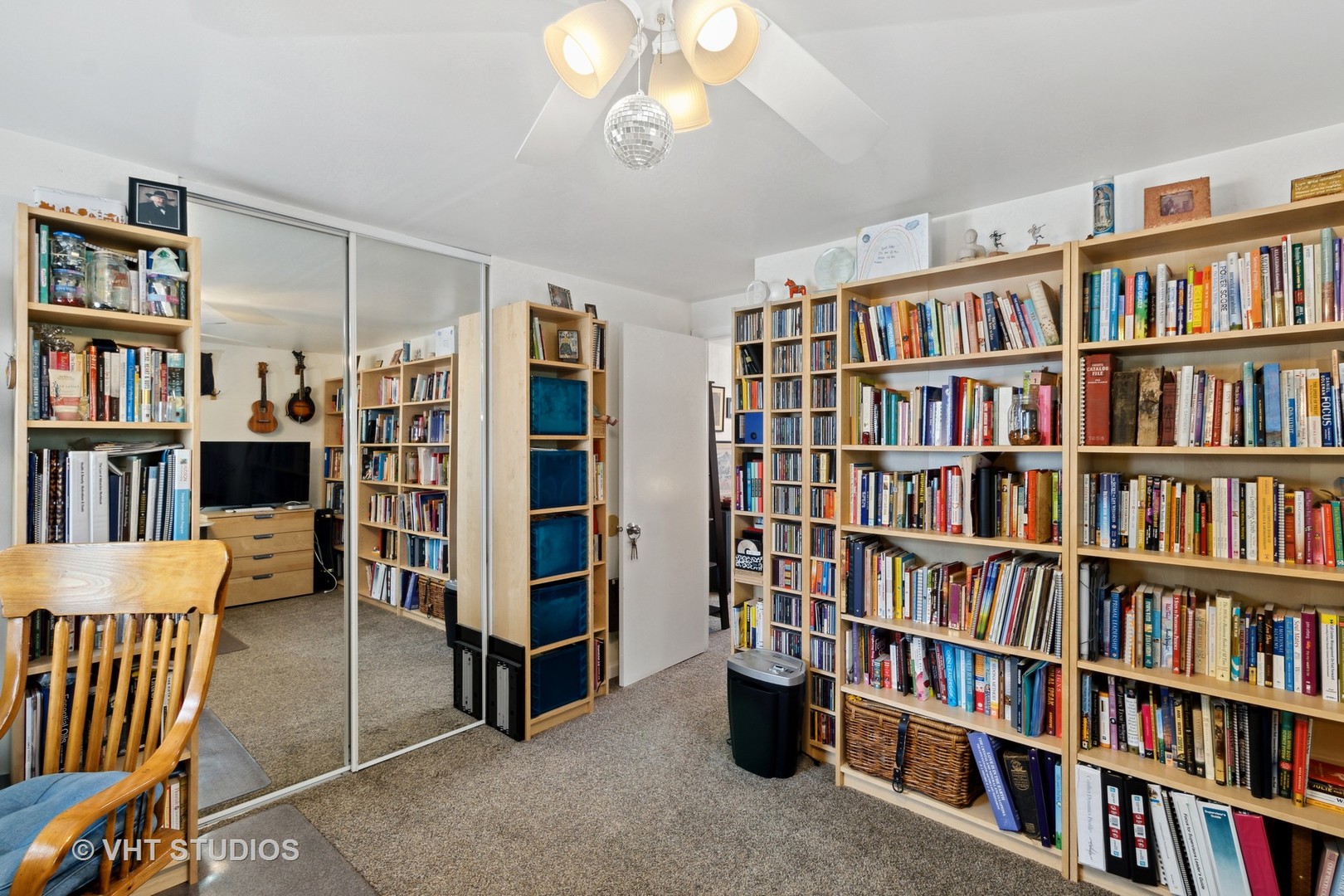 1113 Roslyn Lane