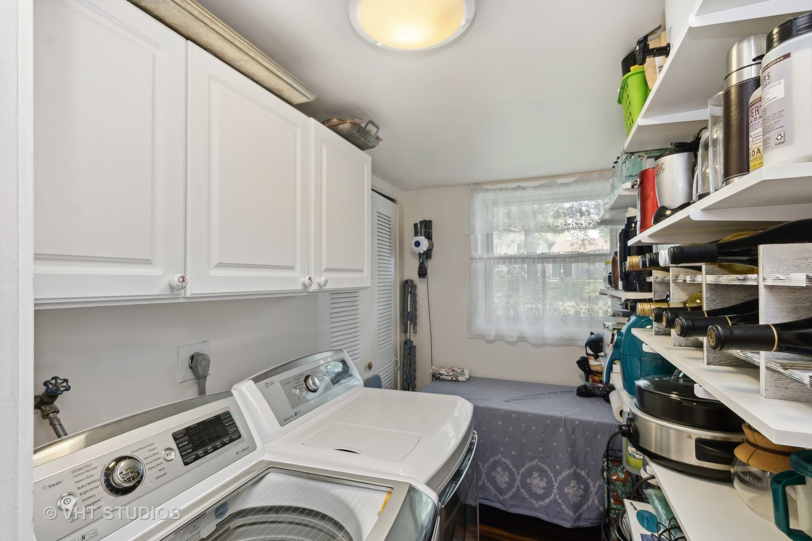 1113 Roslyn Lane