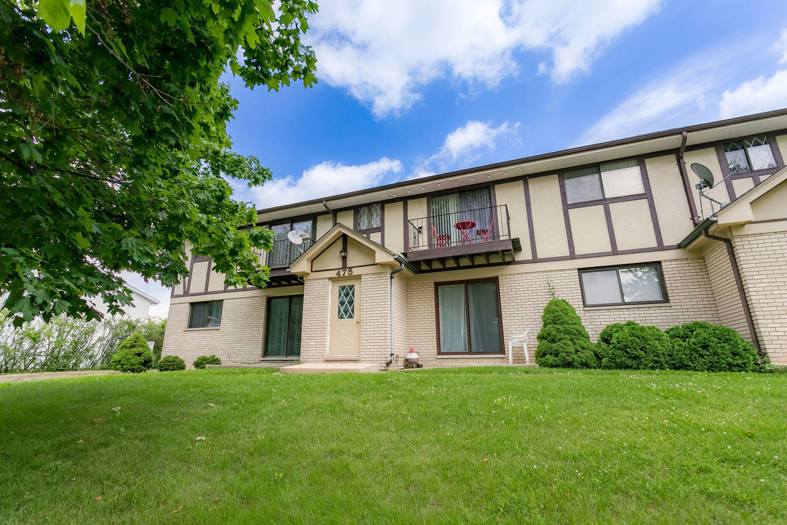 475 S Belmont Avenue Unit: 4