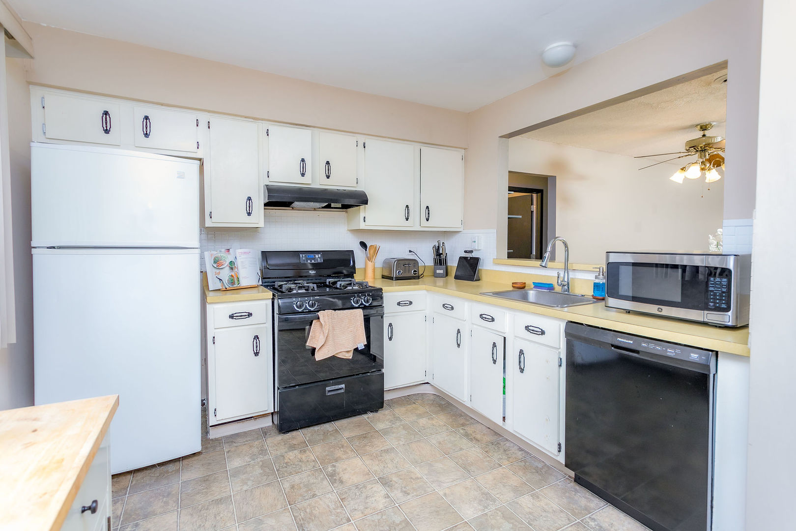 475 S Belmont Avenue Unit: 4