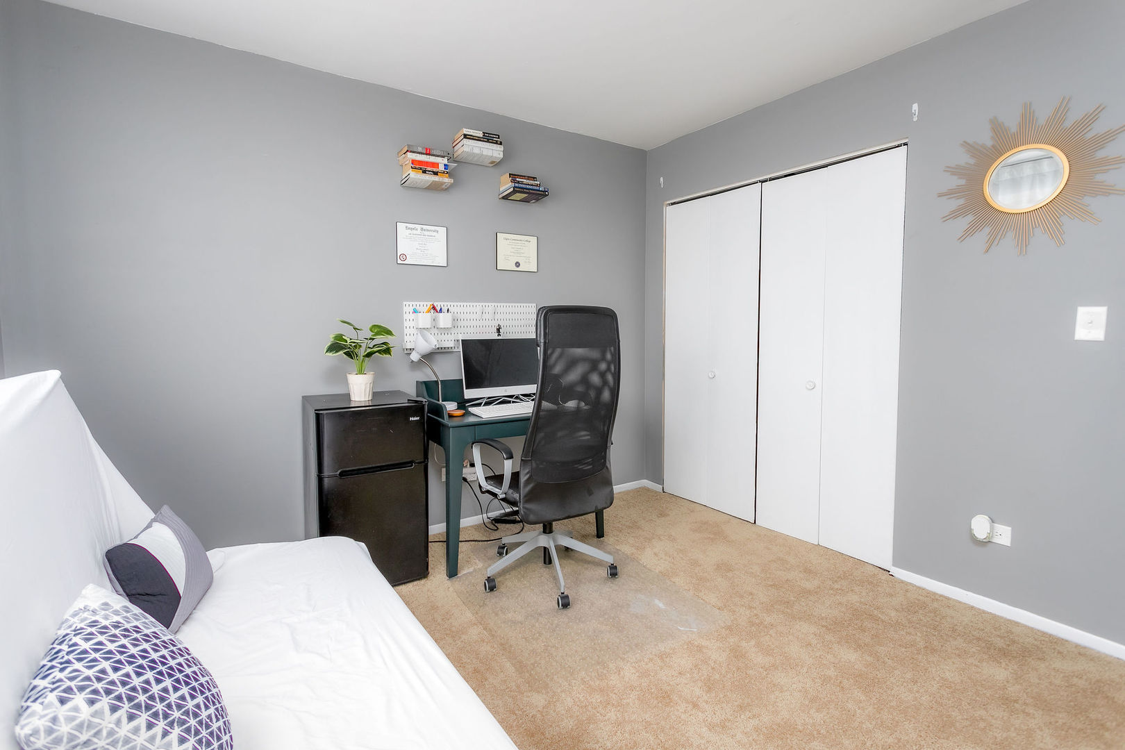 475 S Belmont Avenue Unit: 4