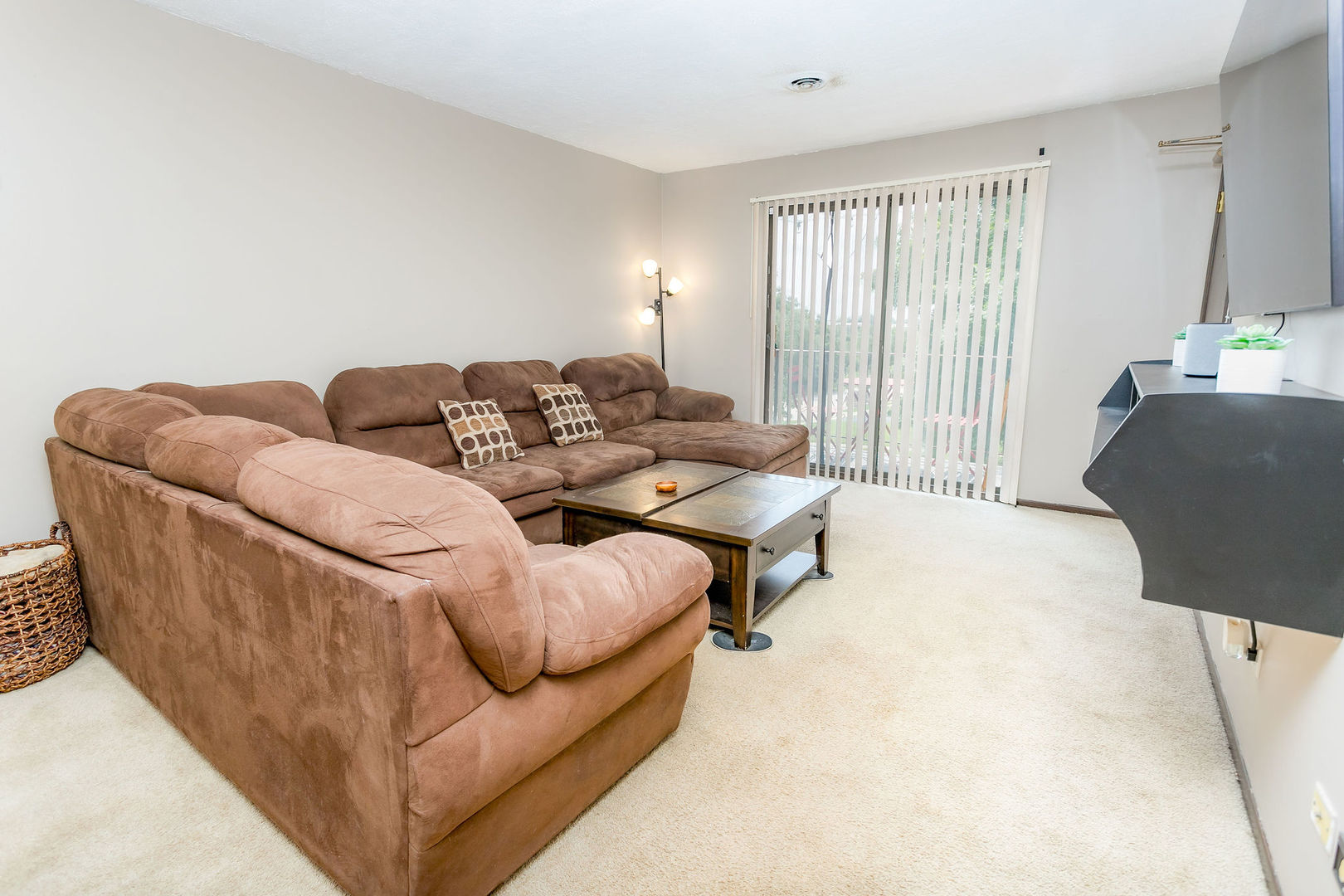 475 S Belmont Avenue Unit: 4