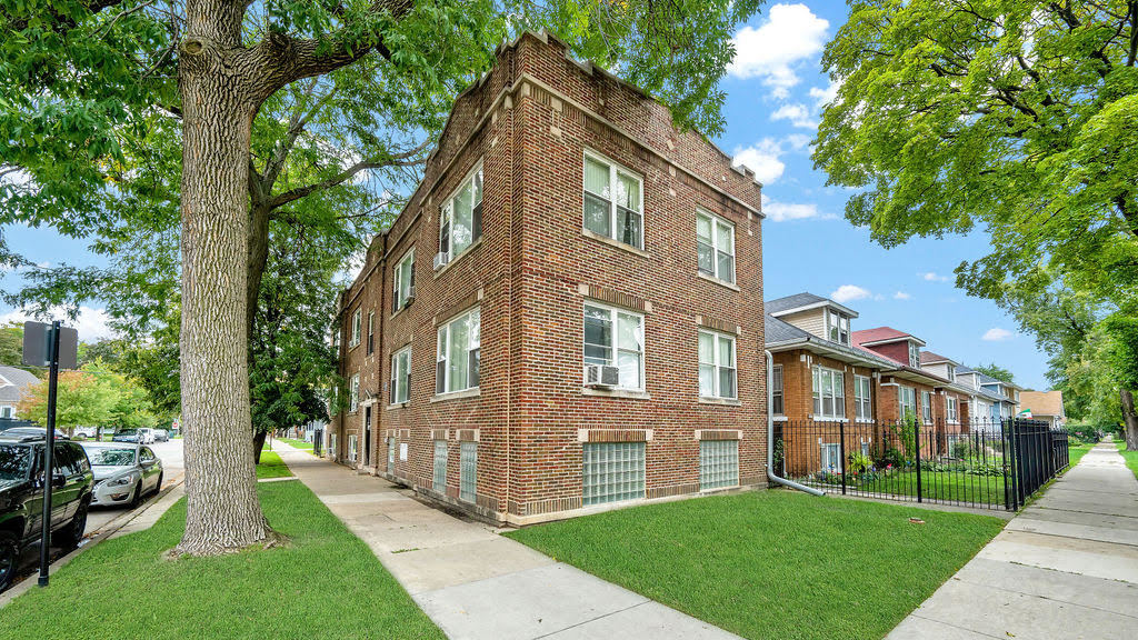 6040 W Wrightwood Avenue Unit: 2E