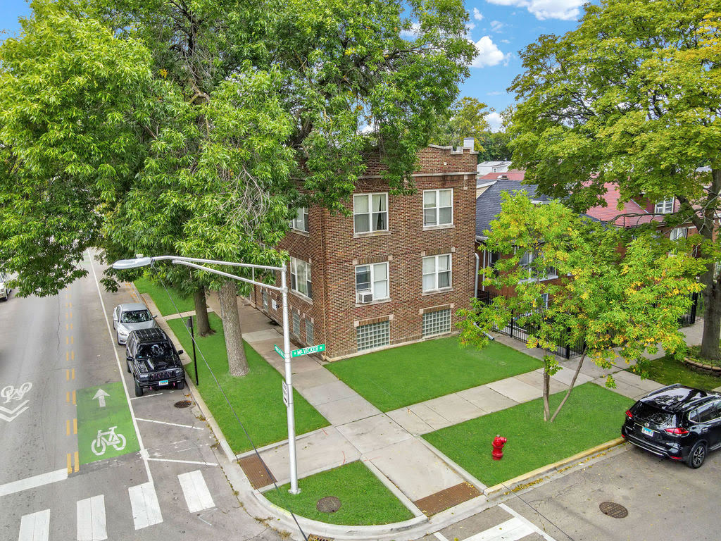 6040 W Wrightwood Avenue Unit: 2E