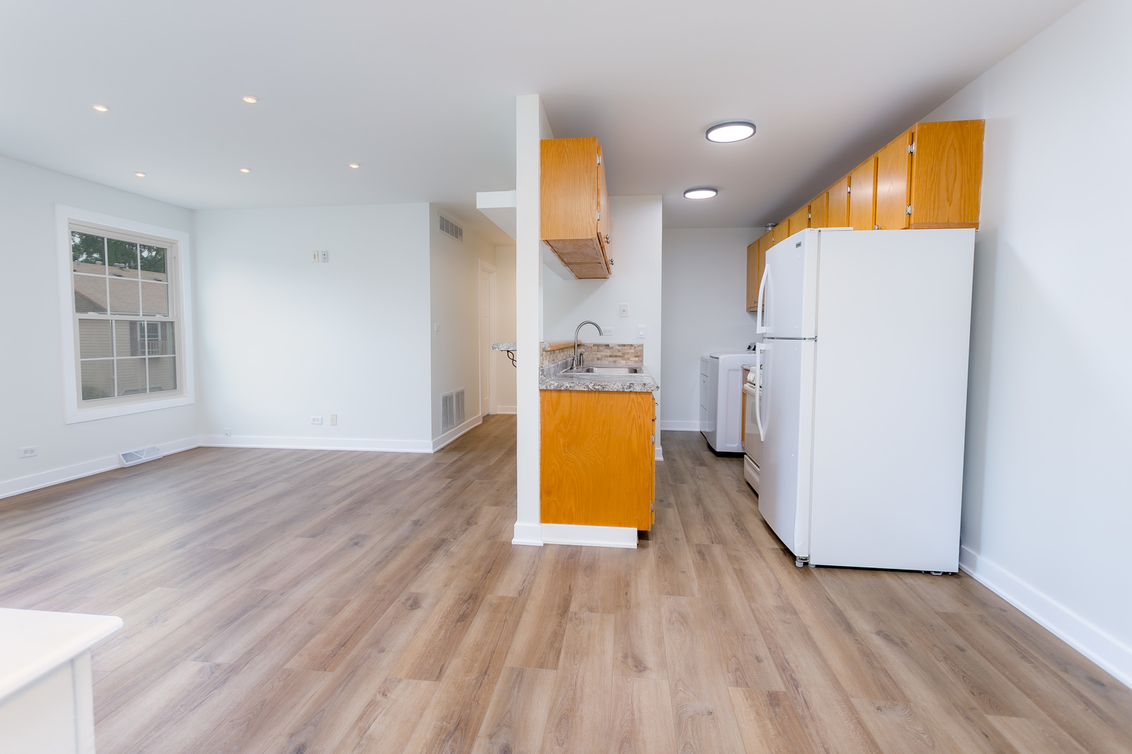 411 SIDNEY Avenue Unit: D