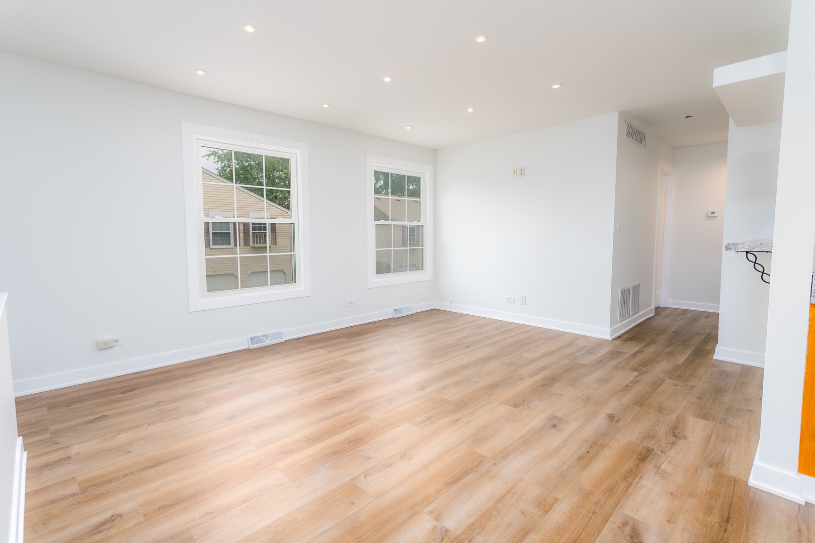 411 SIDNEY Avenue Unit: D