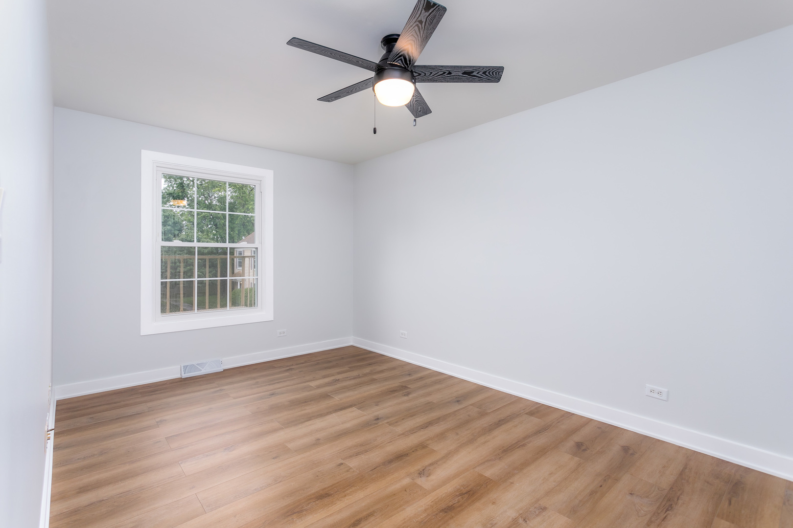 411 SIDNEY Avenue Unit: D