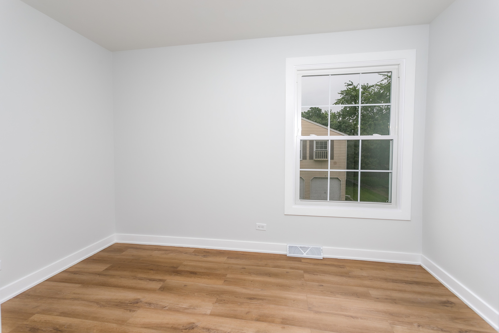 411 SIDNEY Avenue Unit: D