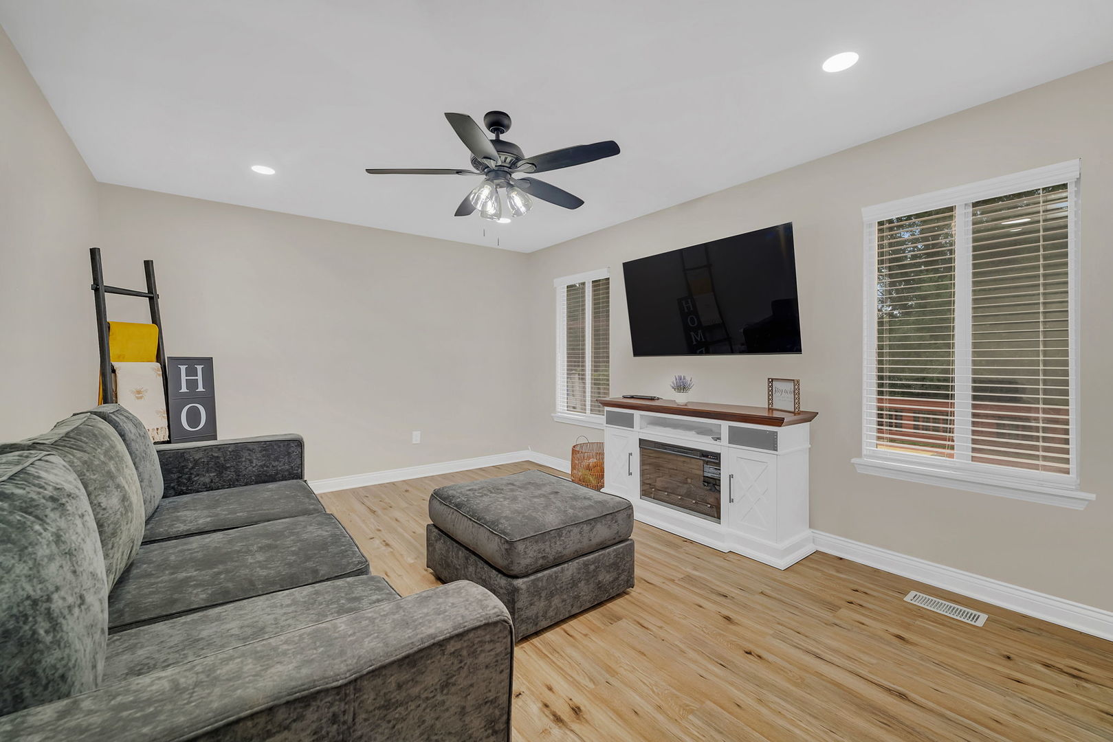14163 S Monticello Circle