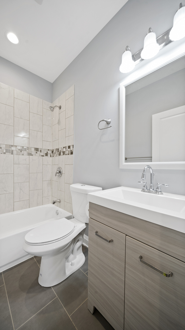 5722 W Race Avenue Unit: 3