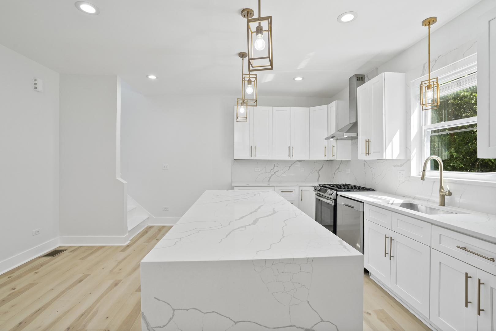 3401 Fremont Street