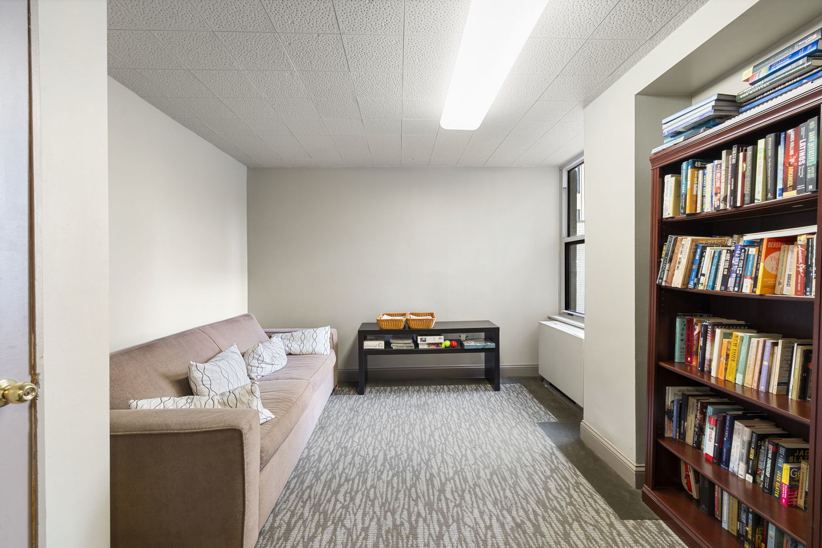 525 W Hawthorne Place Unit: 2606