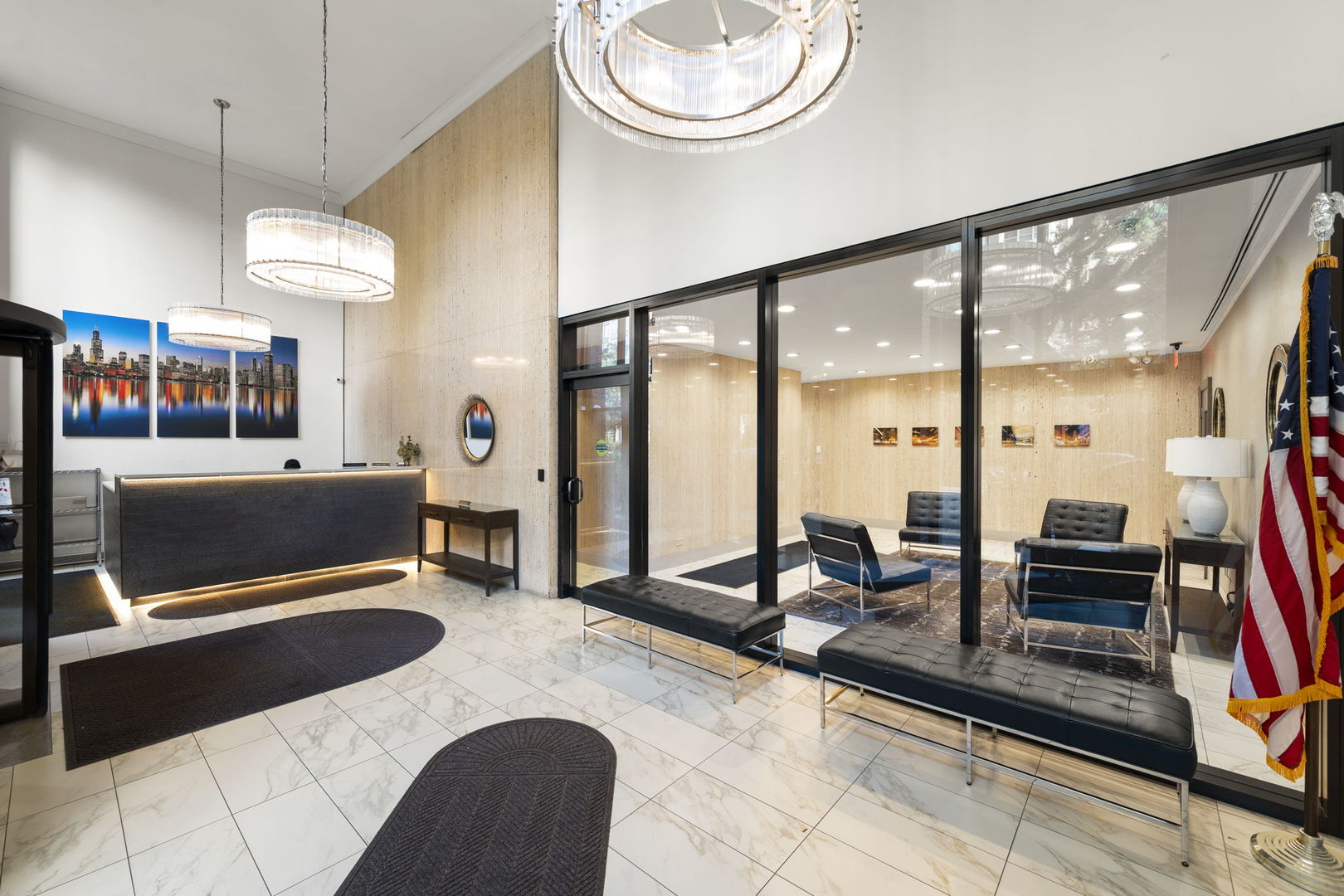 525 W Hawthorne Place Unit: 2606