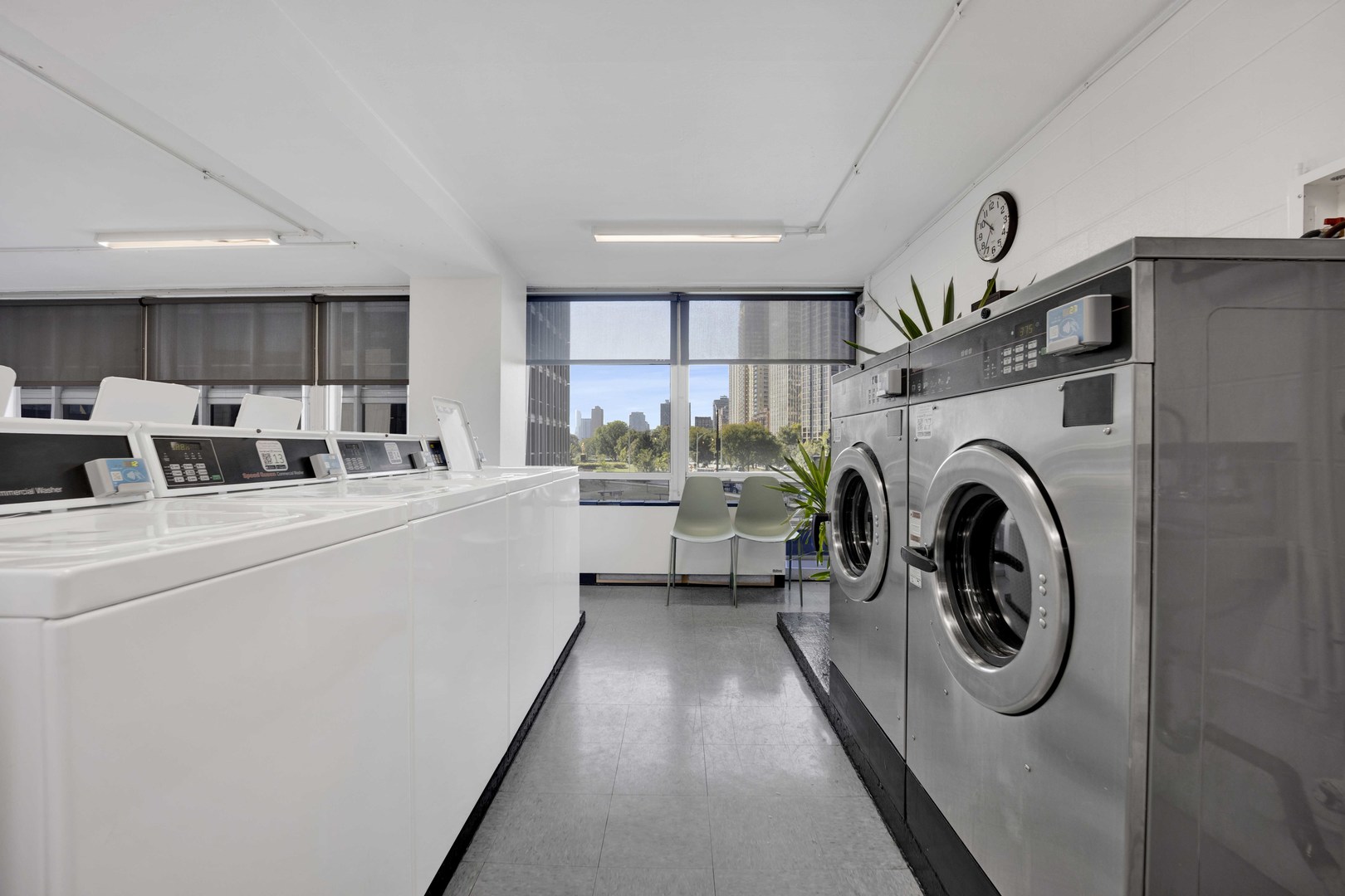 340 W Diversey Parkway Unit: 2718