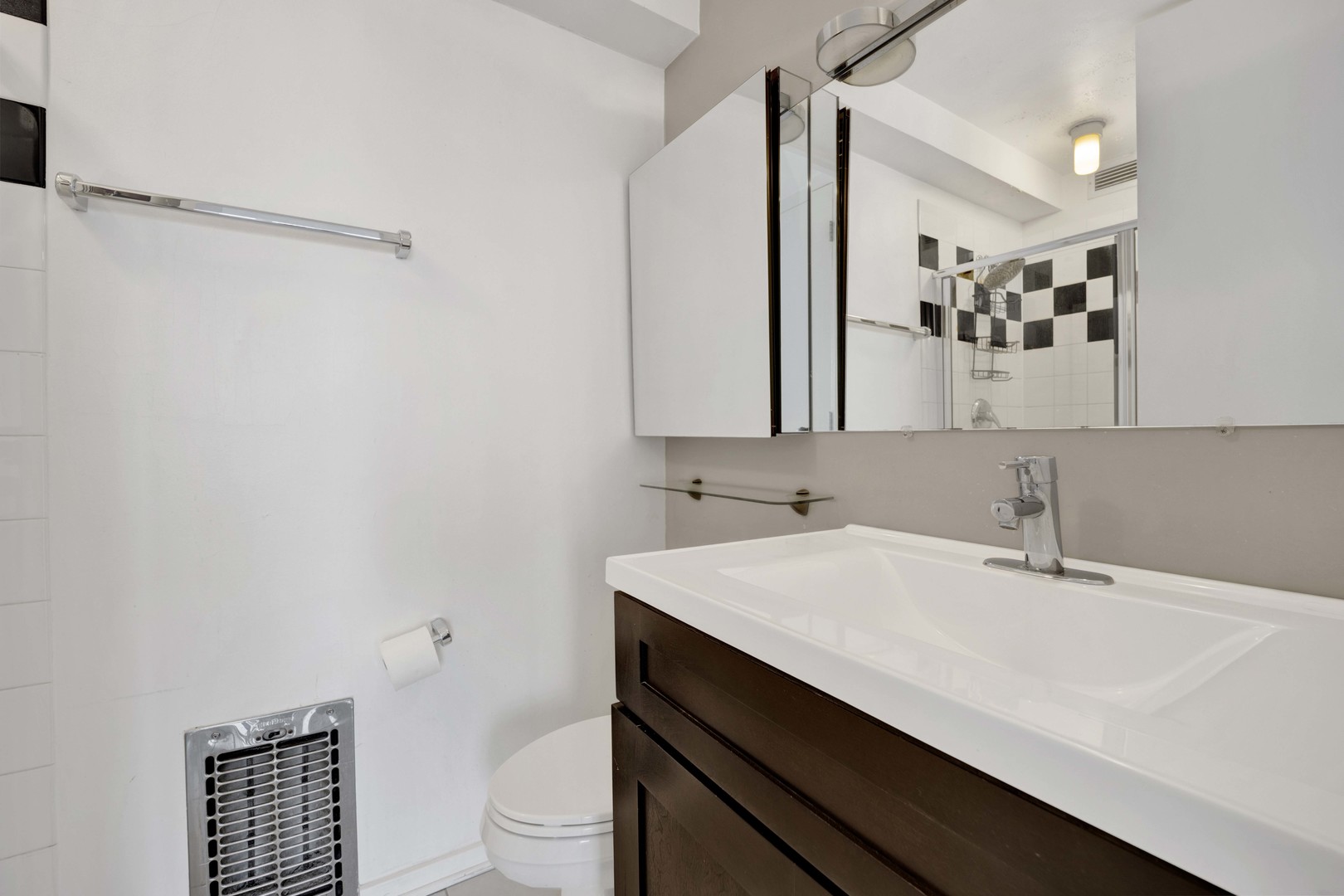 340 W Diversey Parkway Unit: 2718
