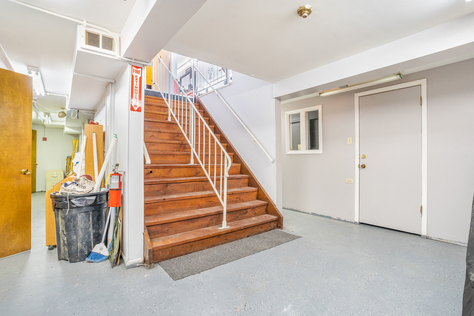 5330 W 79th Street Unit: 1G