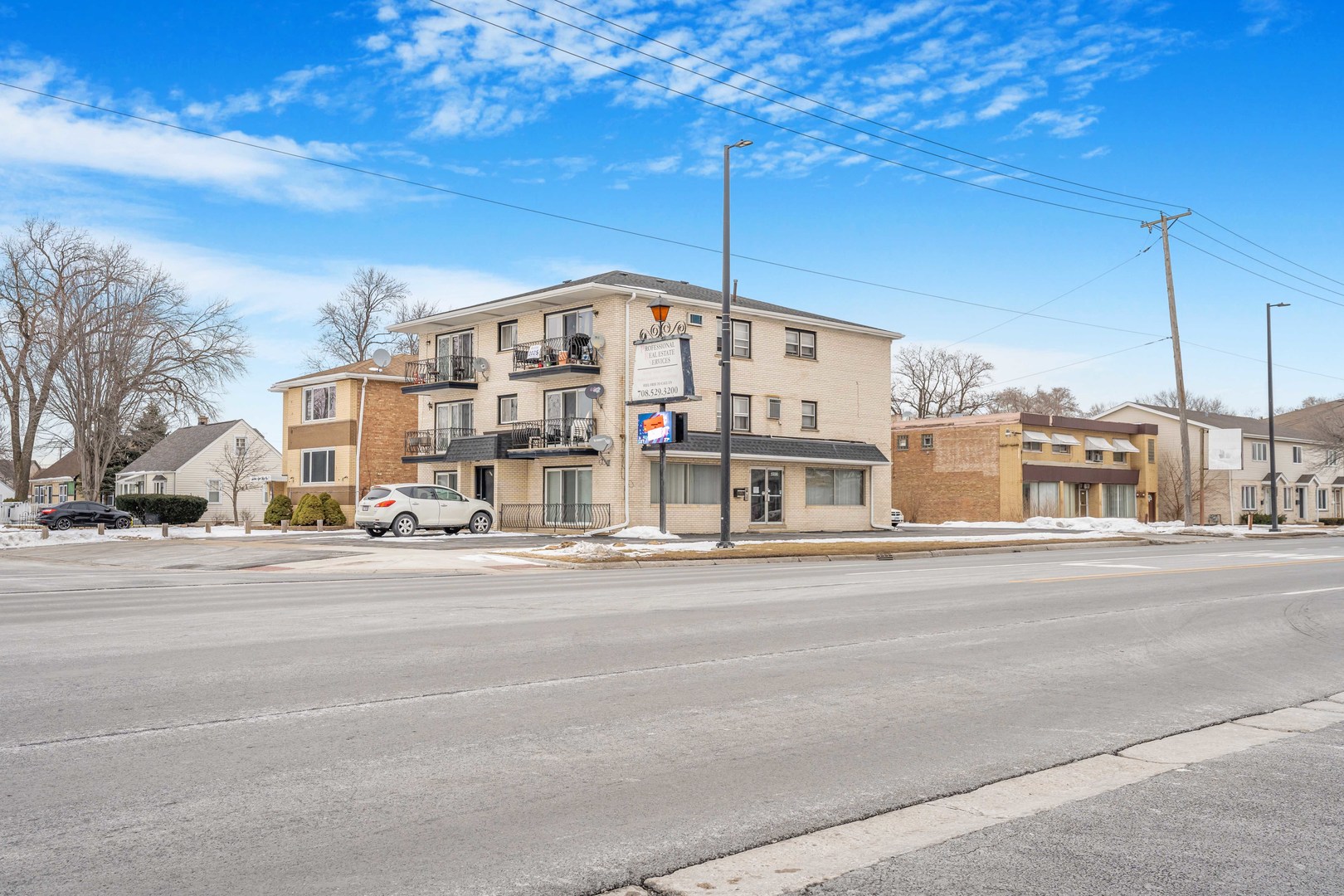 5330 W 79th Street Unit: 1G