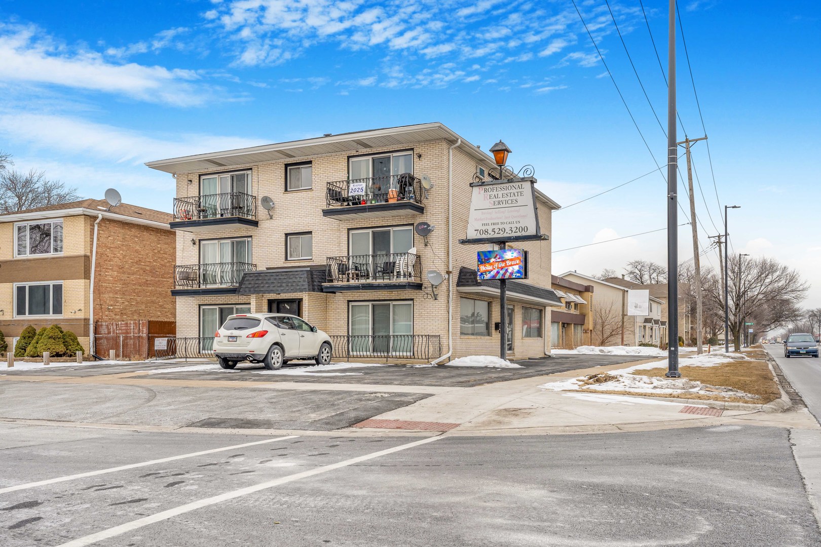 5330 W 79th Street Unit: 1G