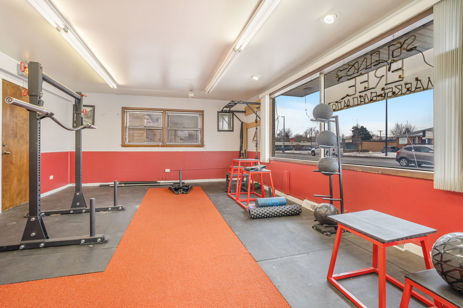 5330 W 79th Street Unit: 1G