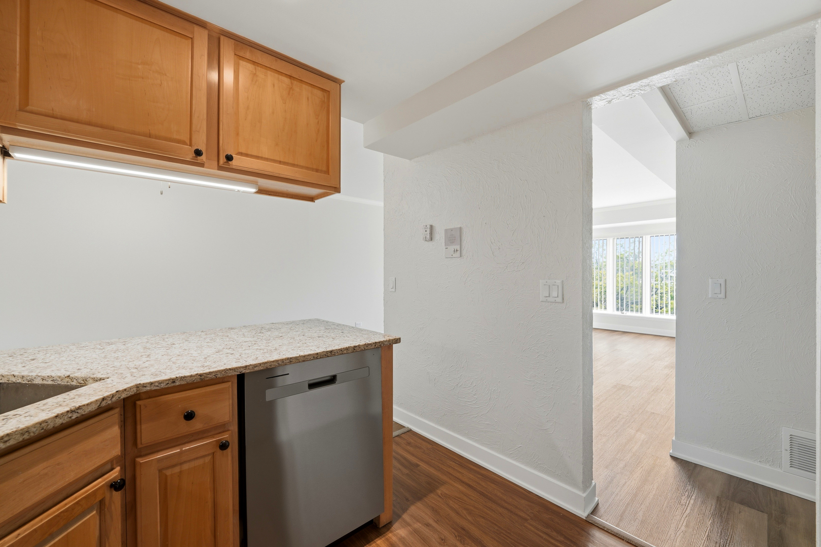75 6th Avenue Unit: 304
