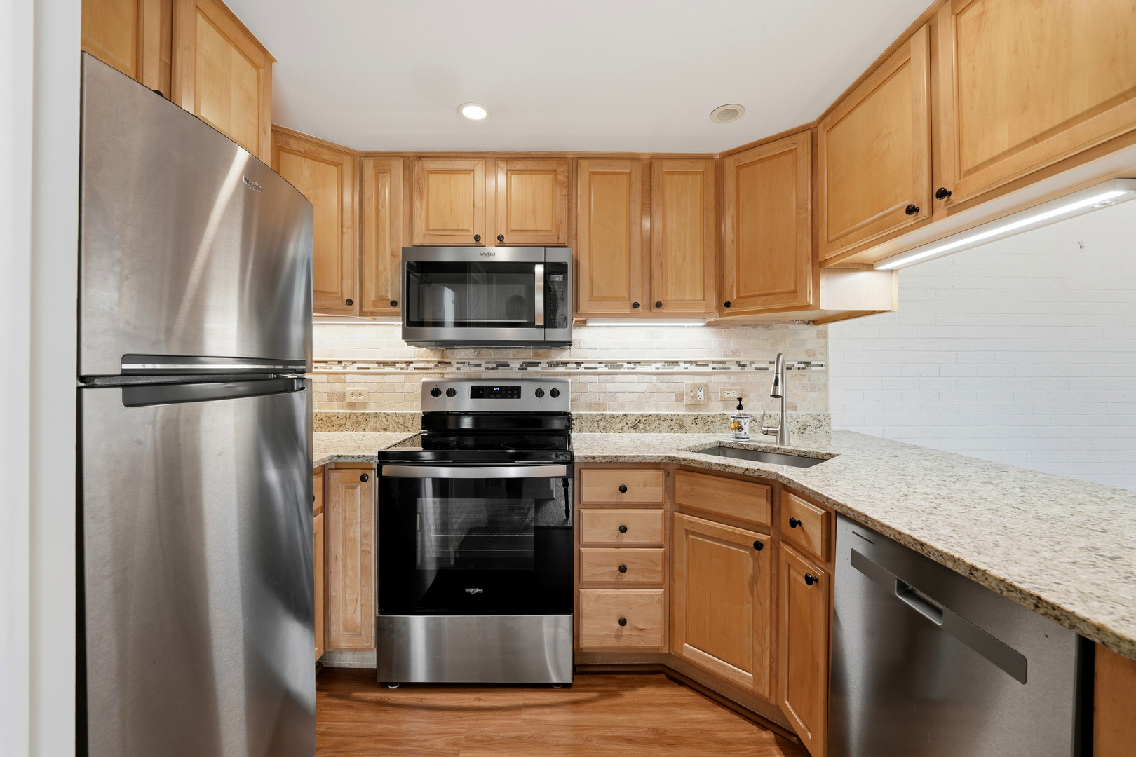 75 6th Avenue Unit: 304