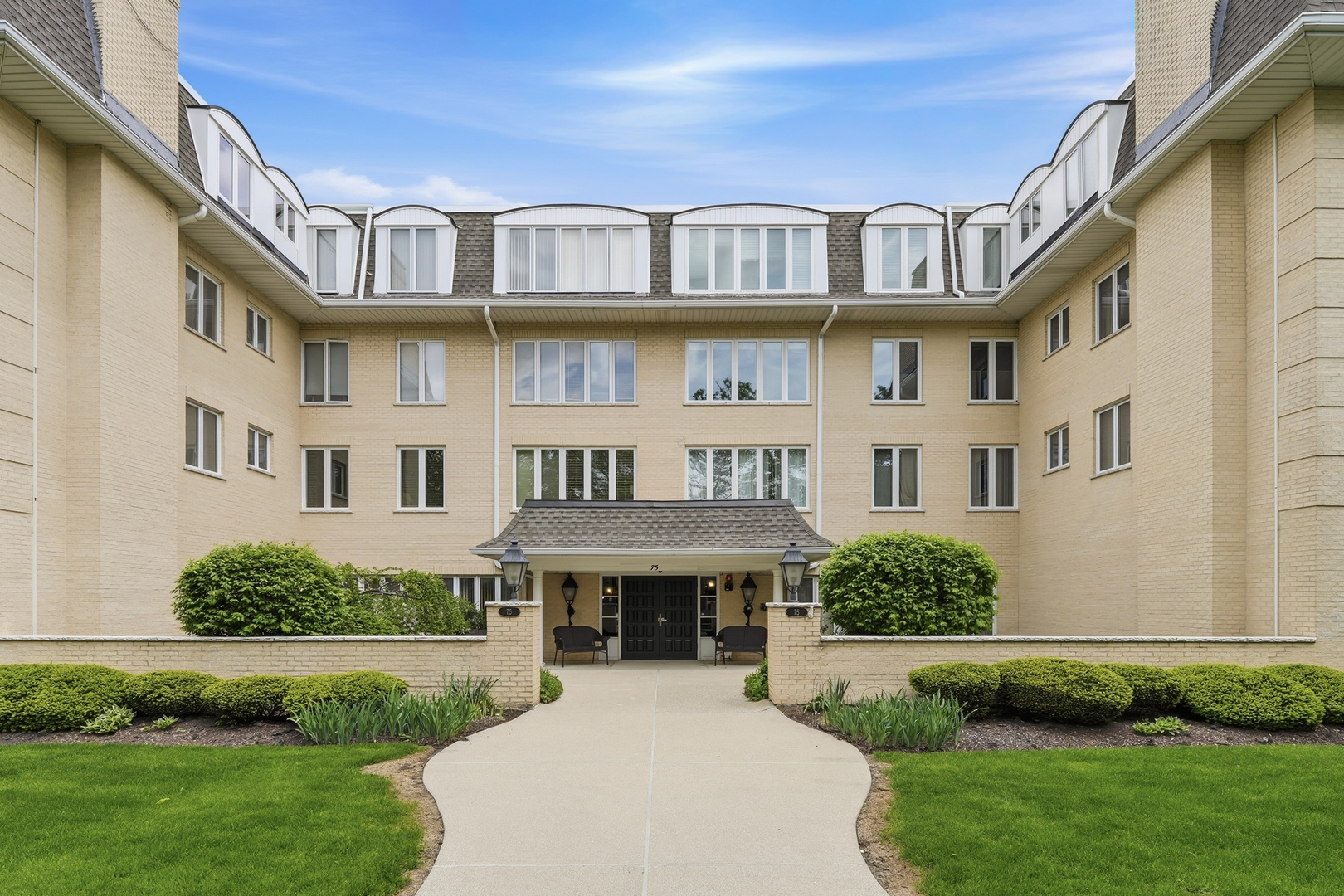 75 6th Avenue Unit: 304