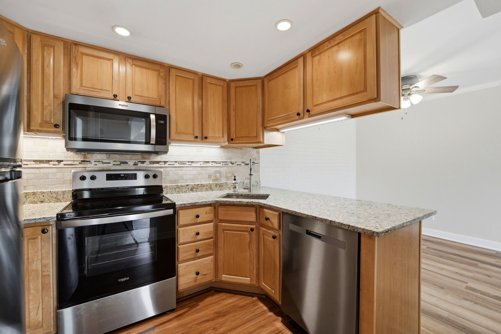 75 6th Avenue Unit: 304