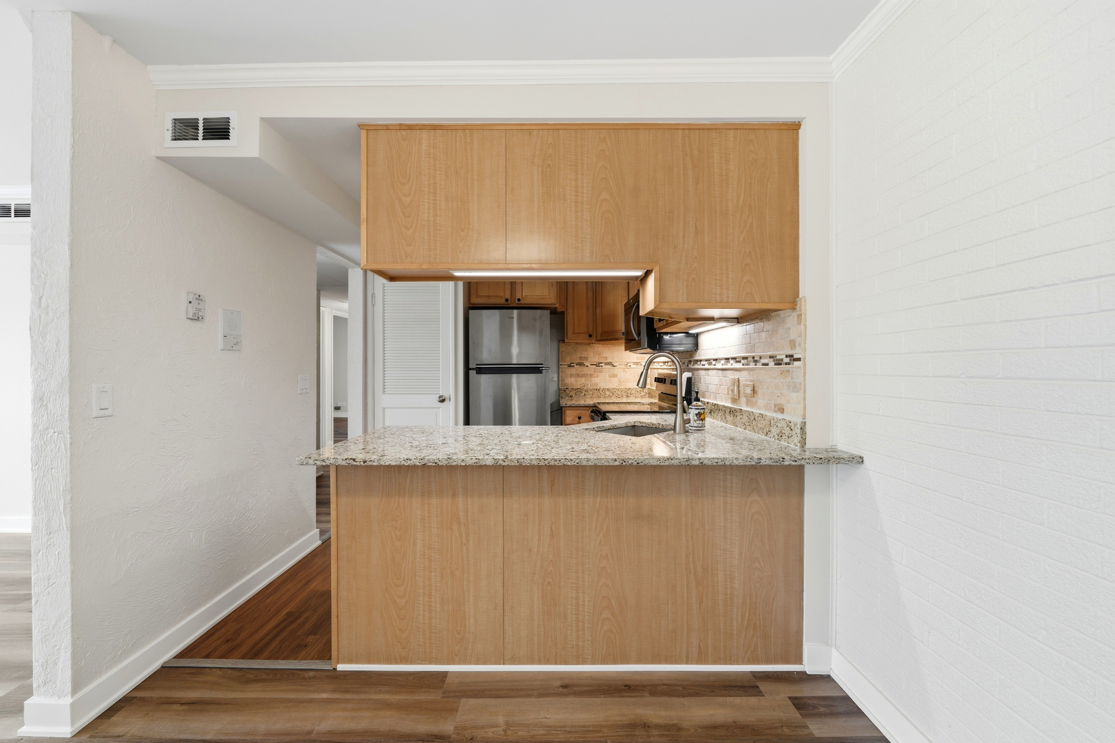 75 6th Avenue Unit: 304