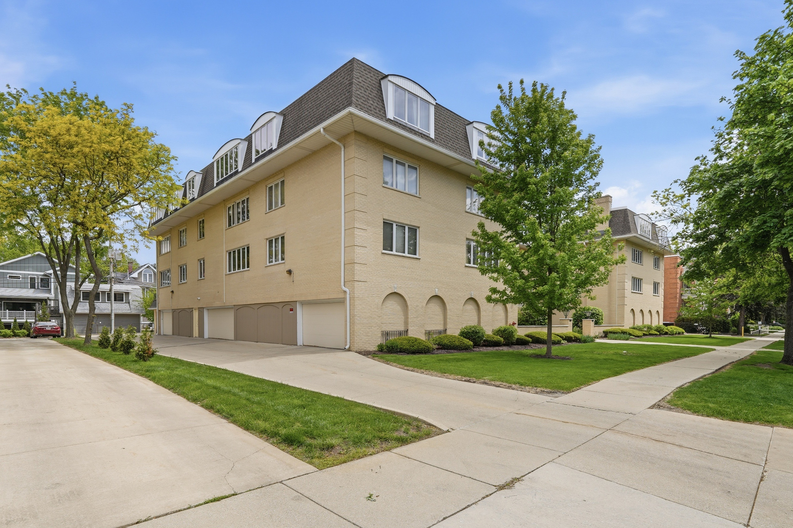 75 6th Avenue Unit: 304