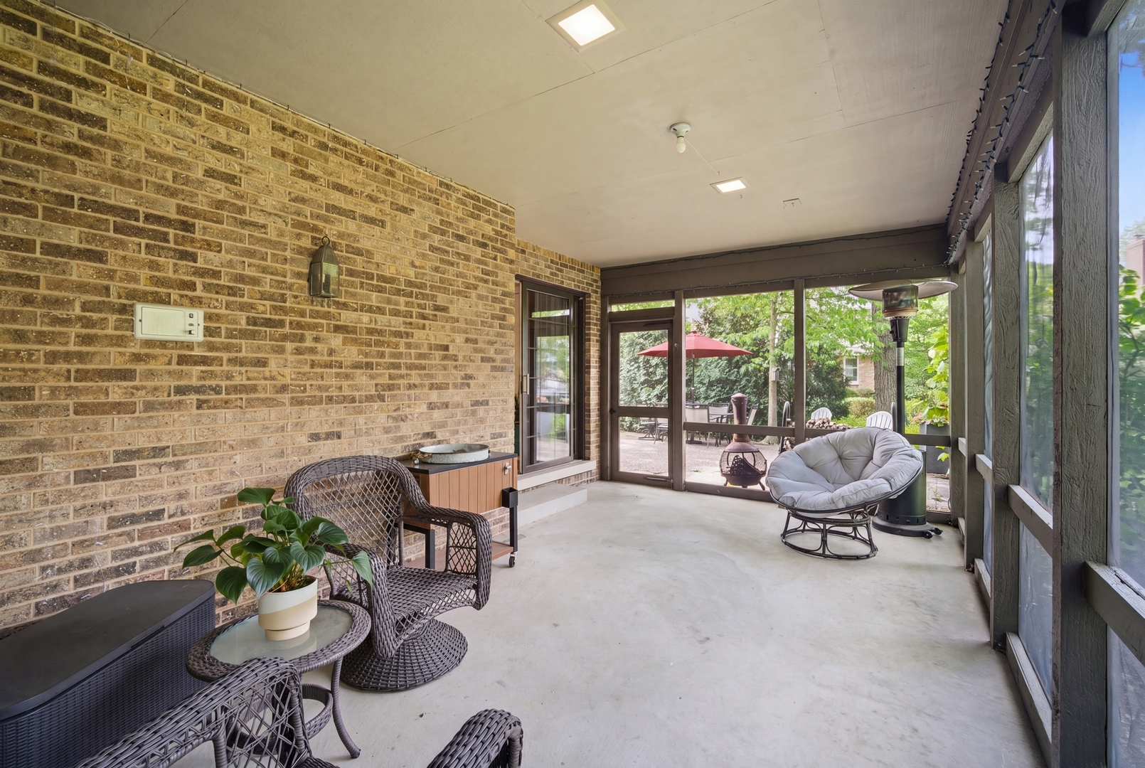 206 Surrey Lane