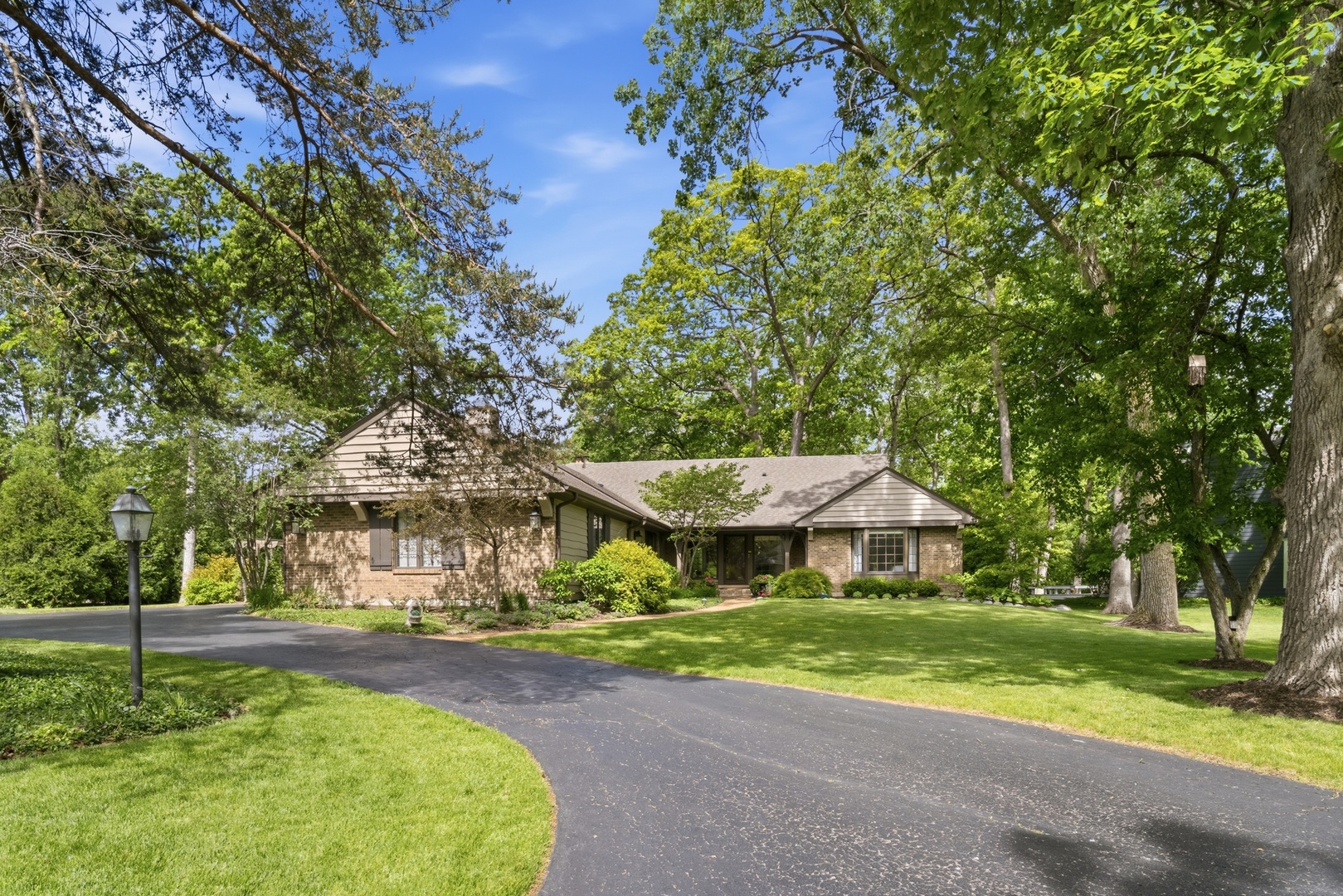 206 Surrey Lane