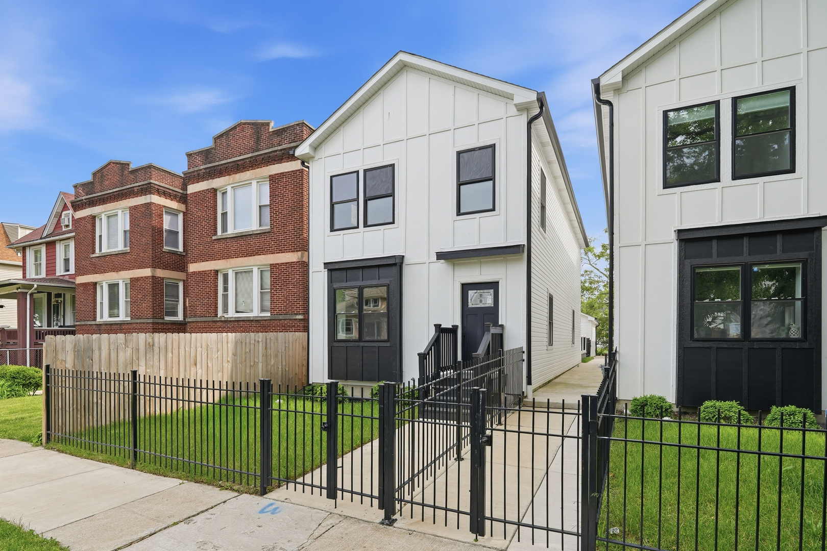5729 W Ohio Street