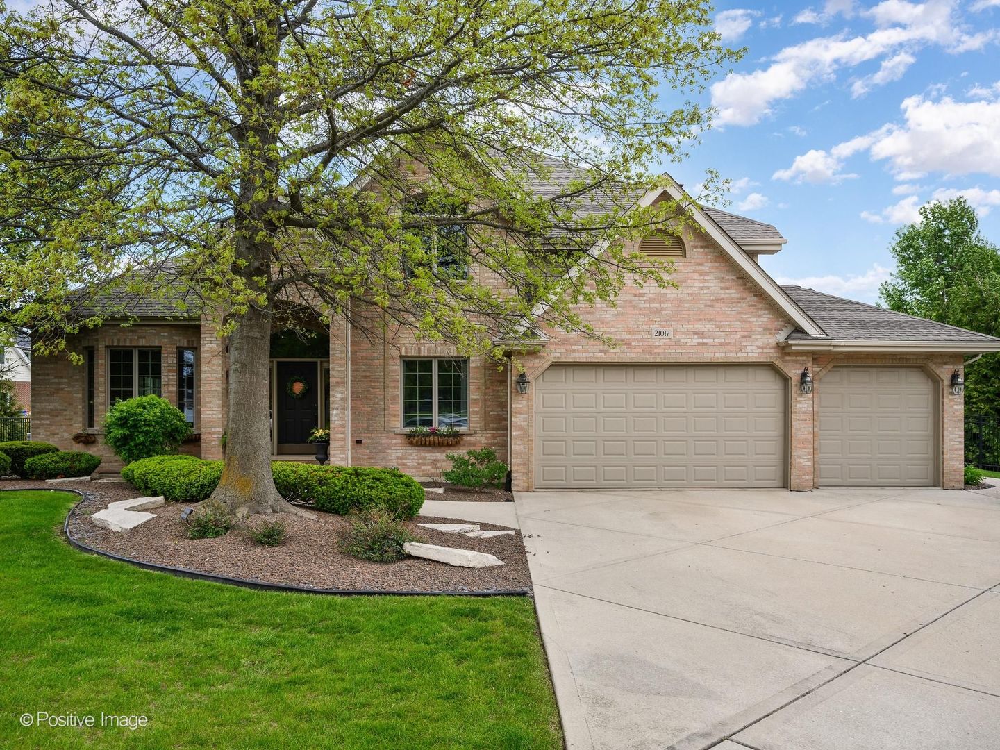 21017 Stratford Court