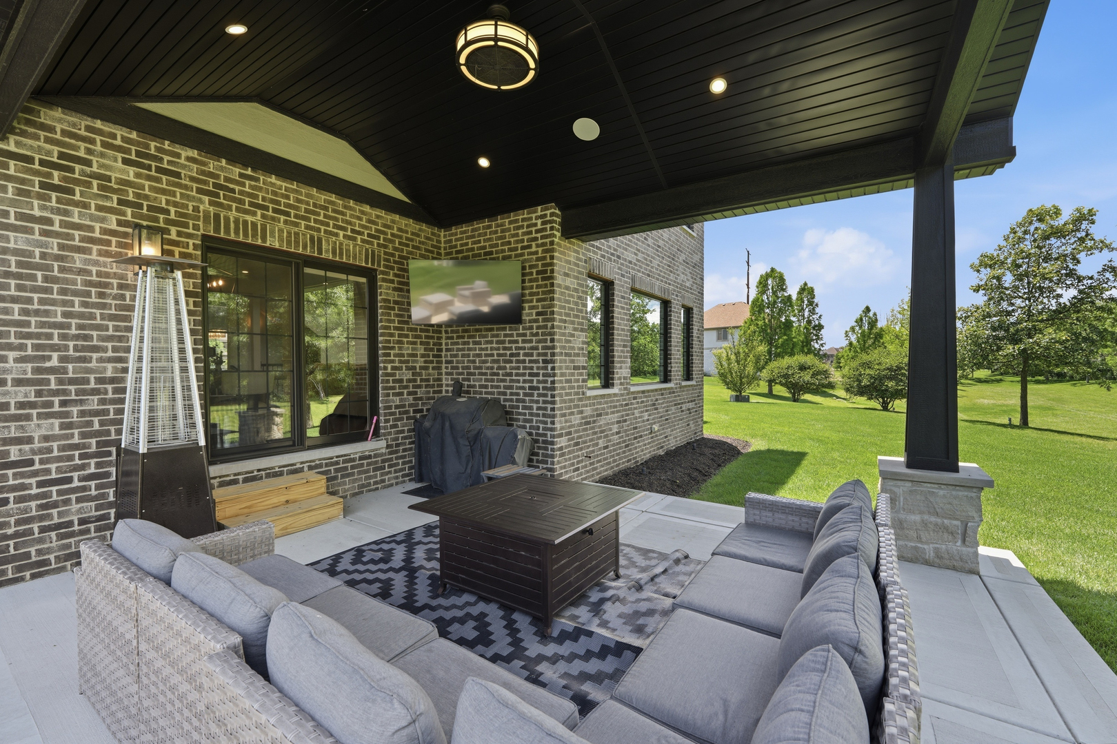 7812 Northwoods Drive