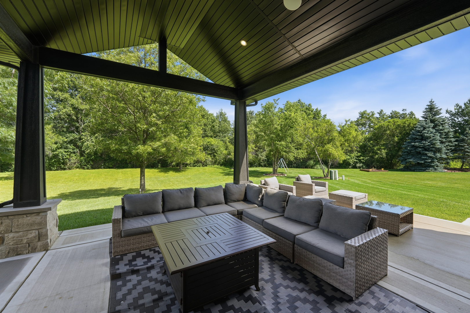 7812 Northwoods Drive