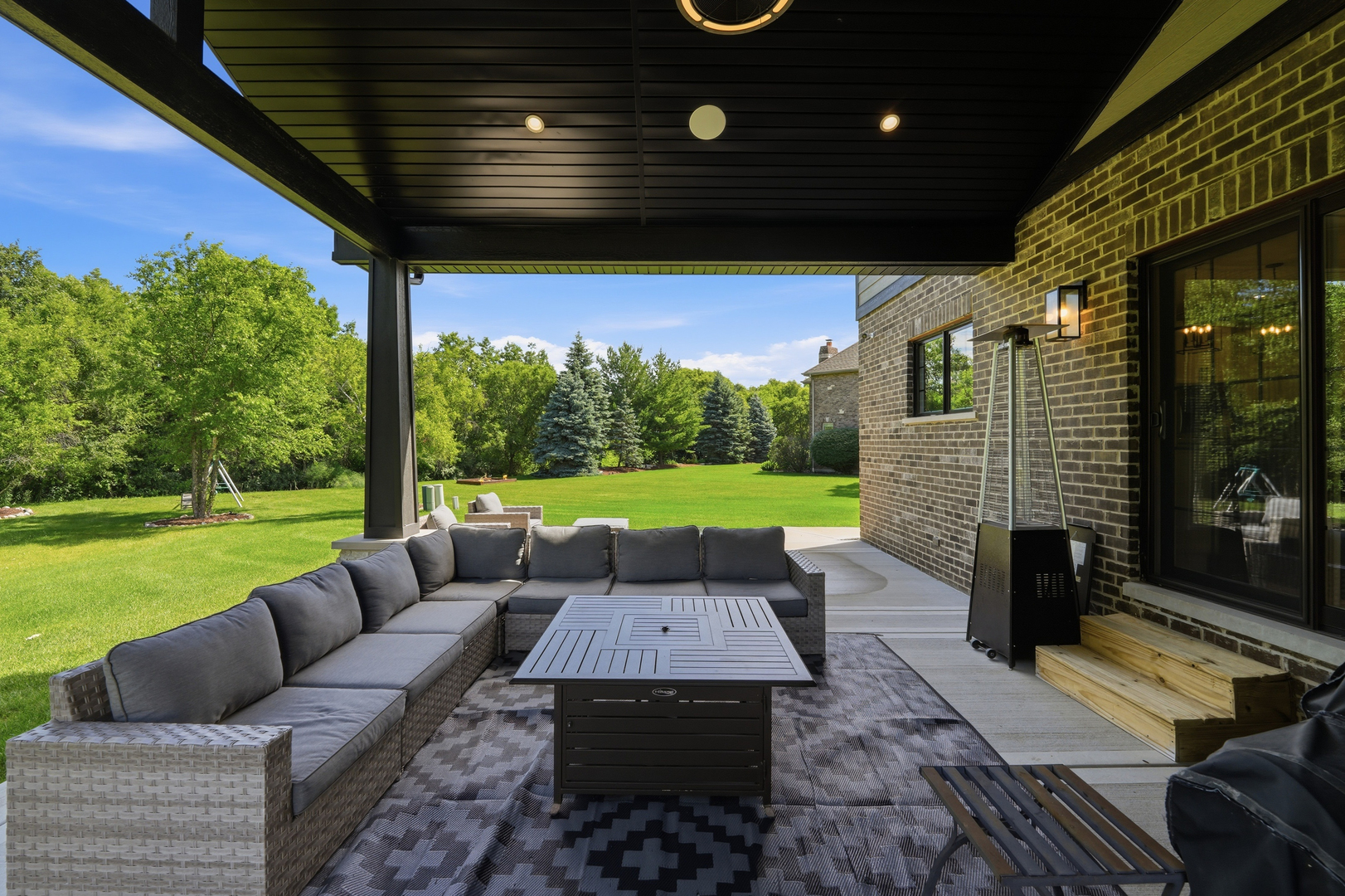 7812 Northwoods Drive