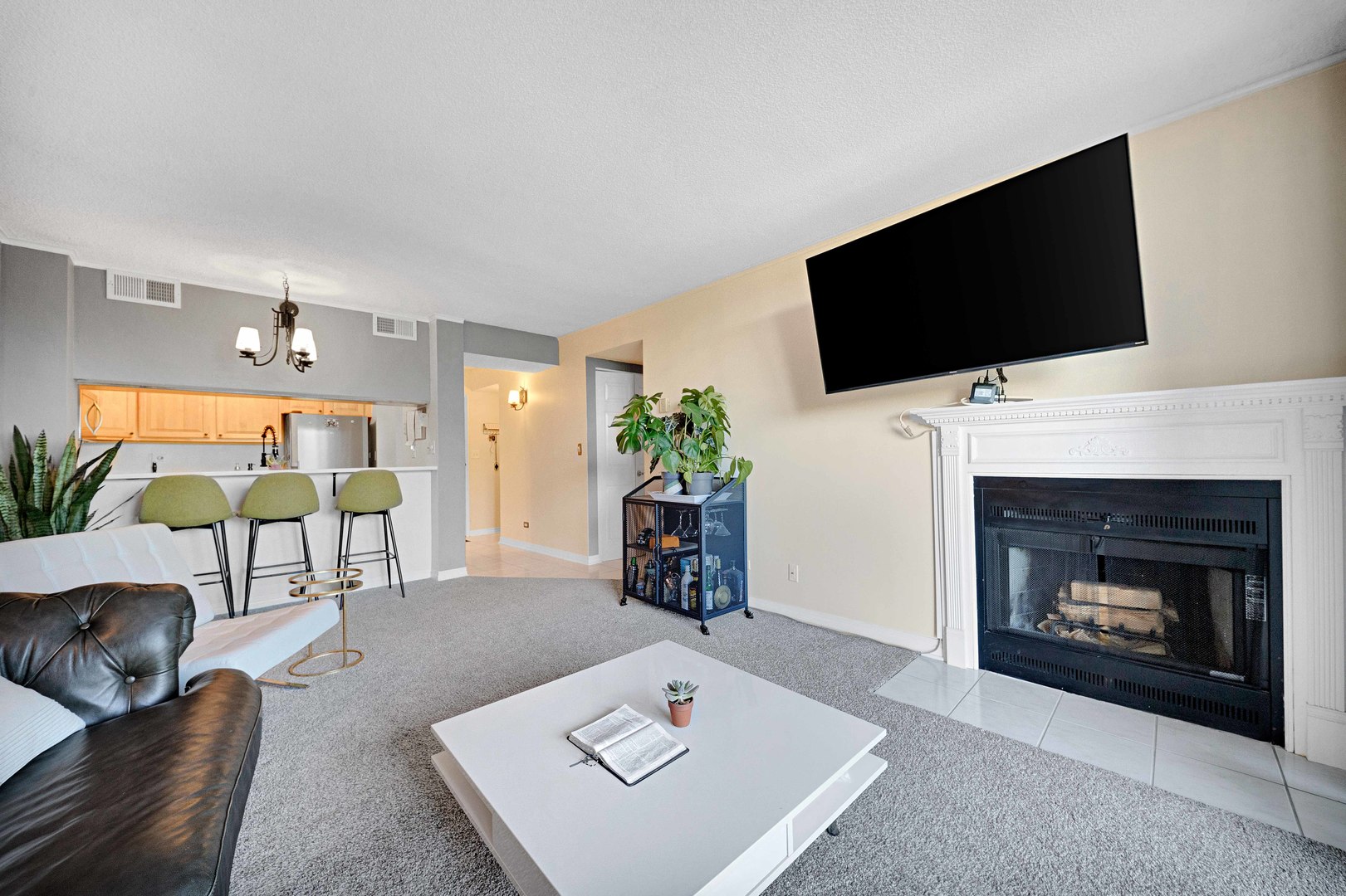 511 Aurora Avenue Unit: 513