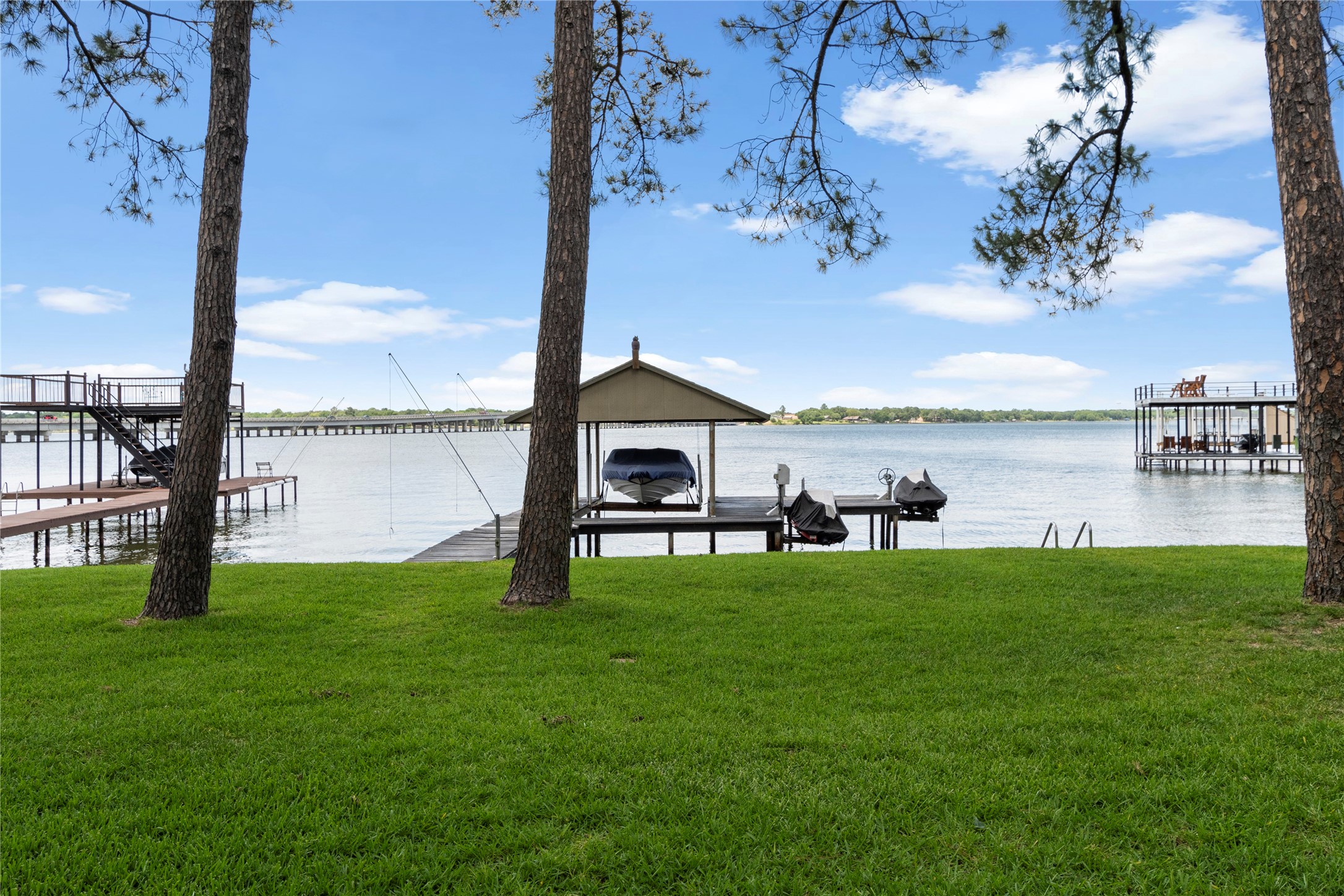 290 Whispering Oaks Trail