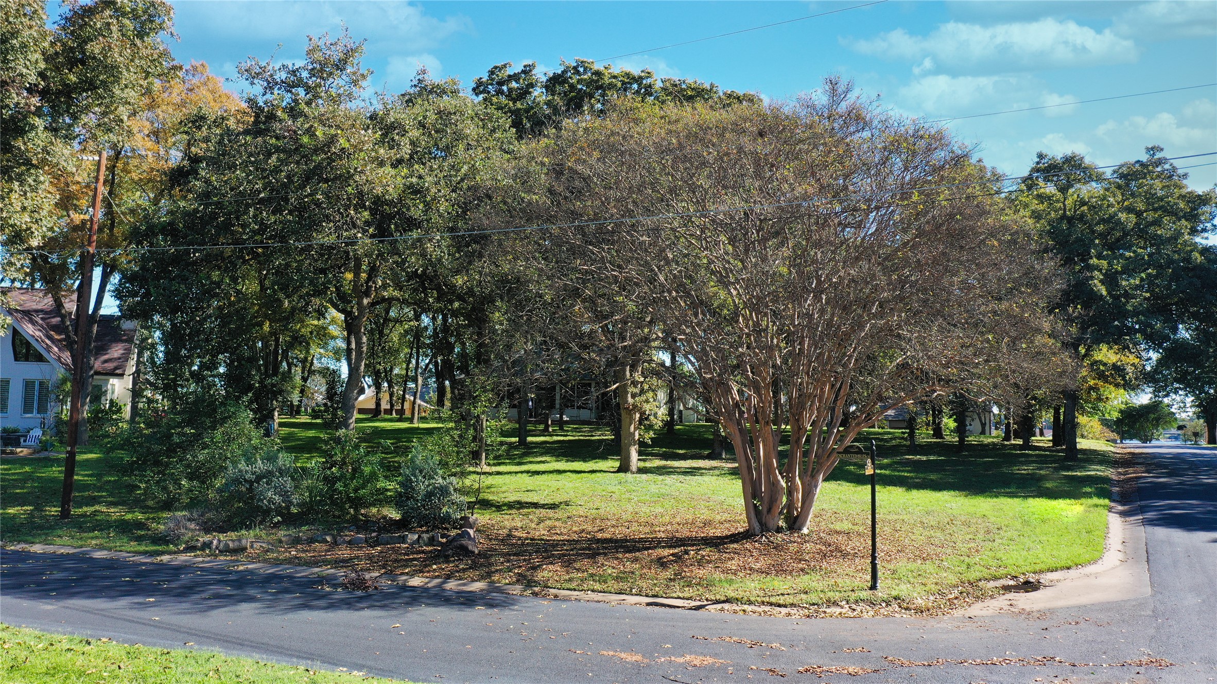 107 Enchanted Isles Drive