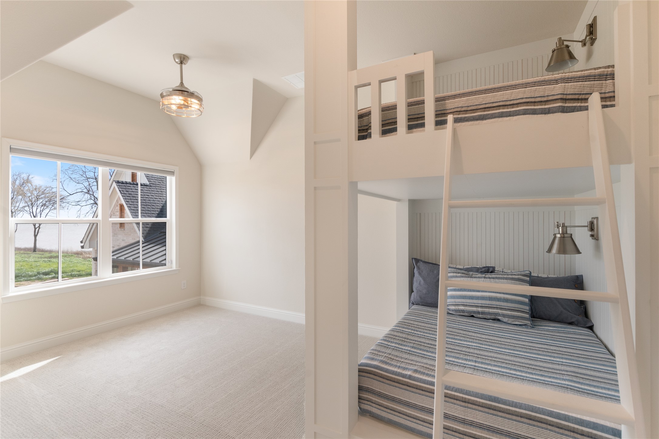 1552 Shoreline Drive