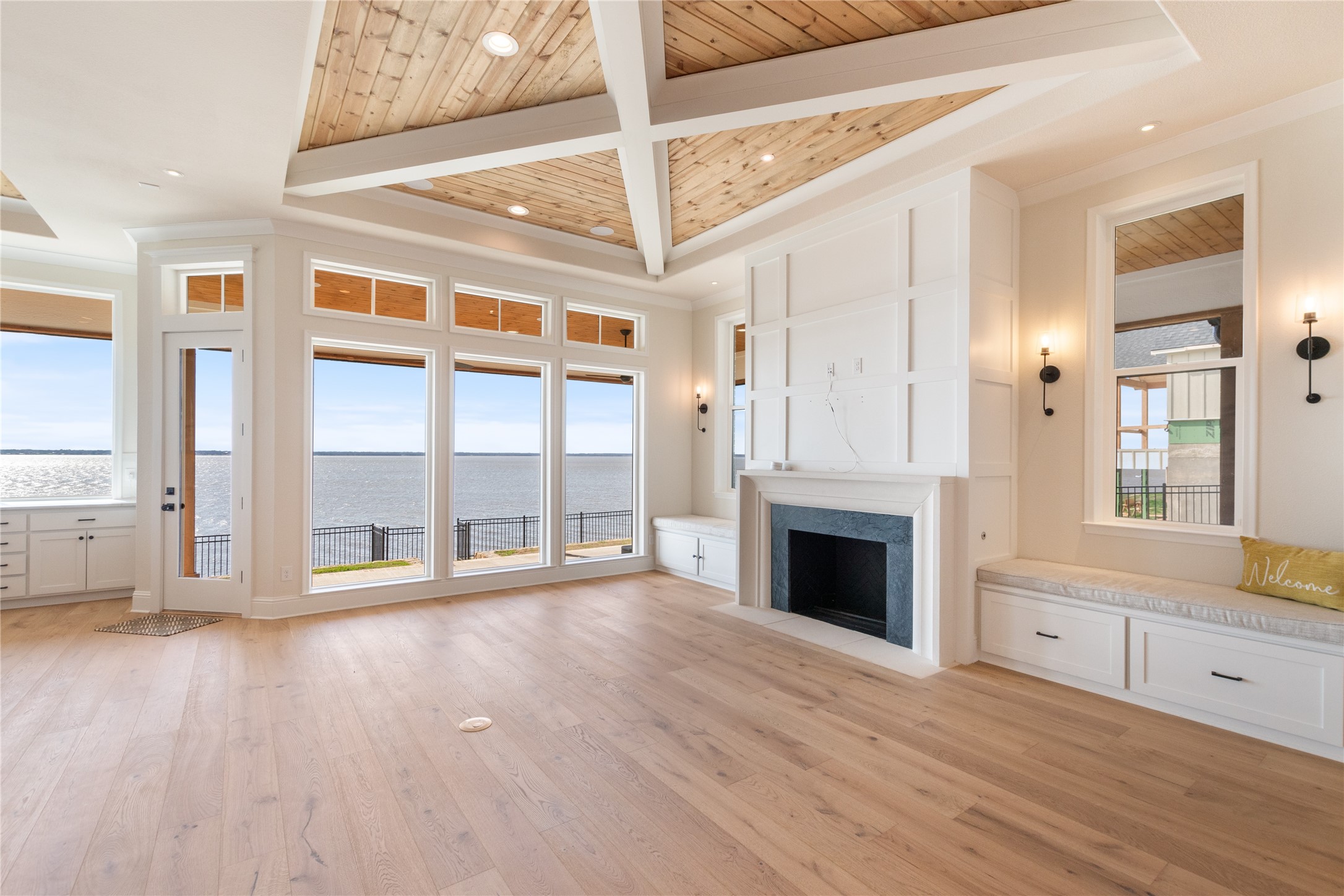 1552 Shoreline Drive