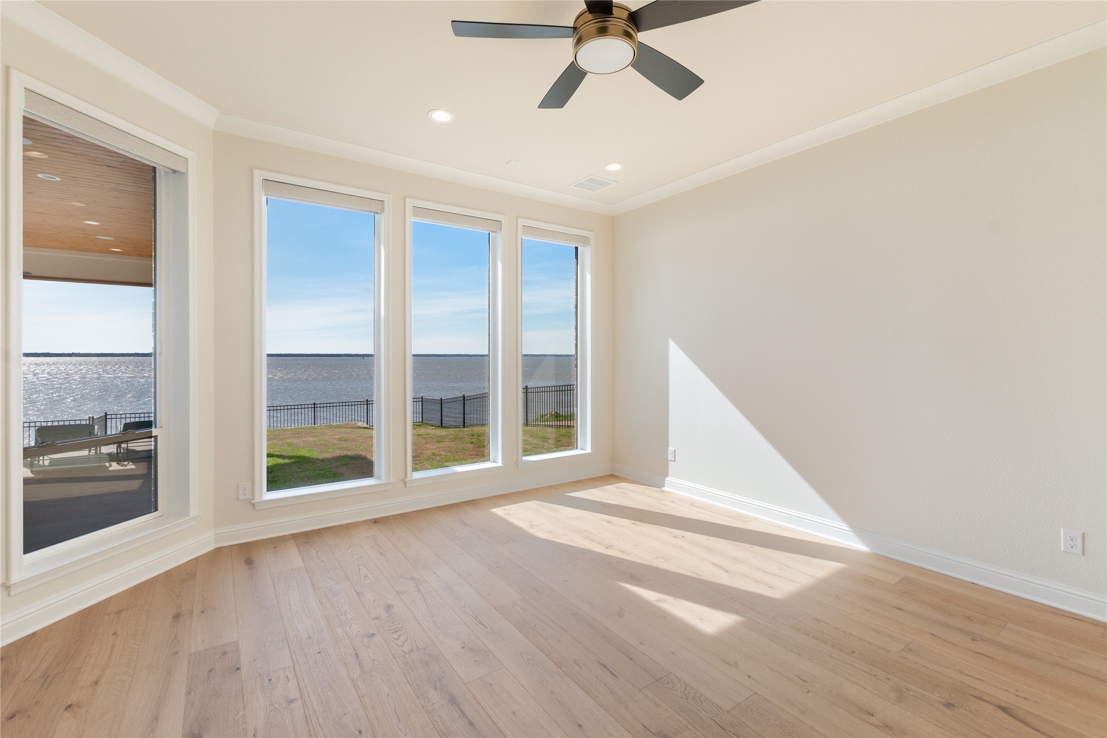 1552 Shoreline Drive