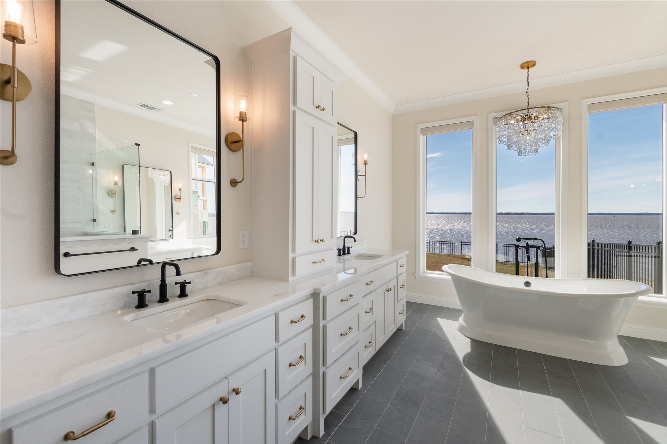 1552 Shoreline Drive