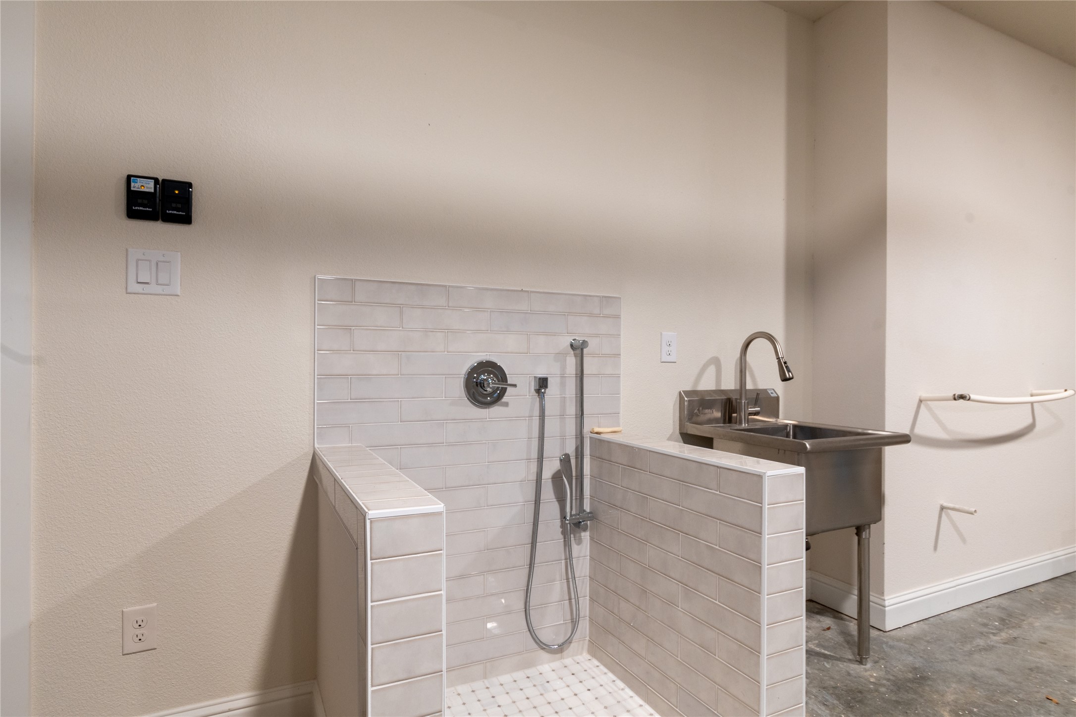 1552 Shoreline Drive