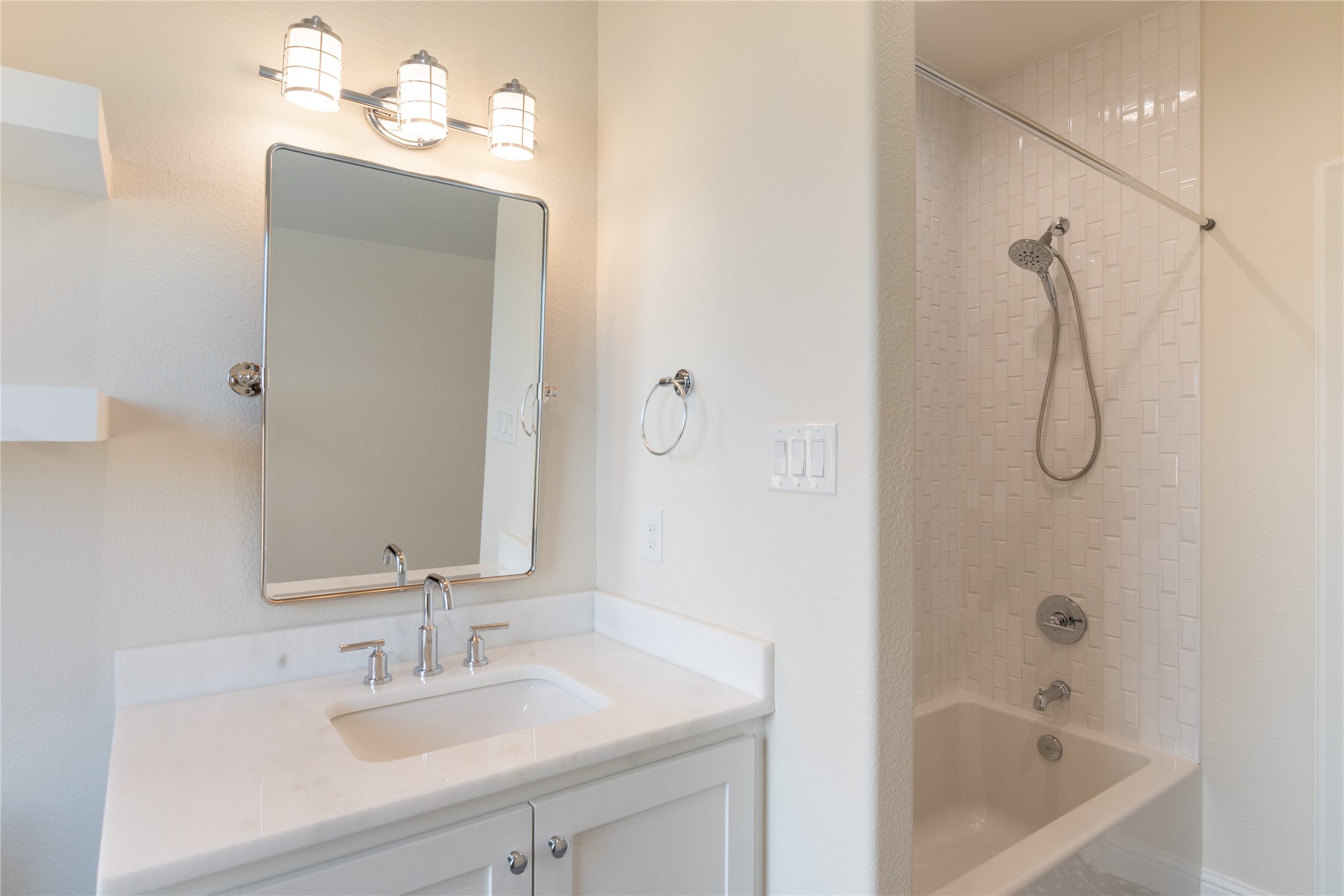 1552 Shoreline Drive