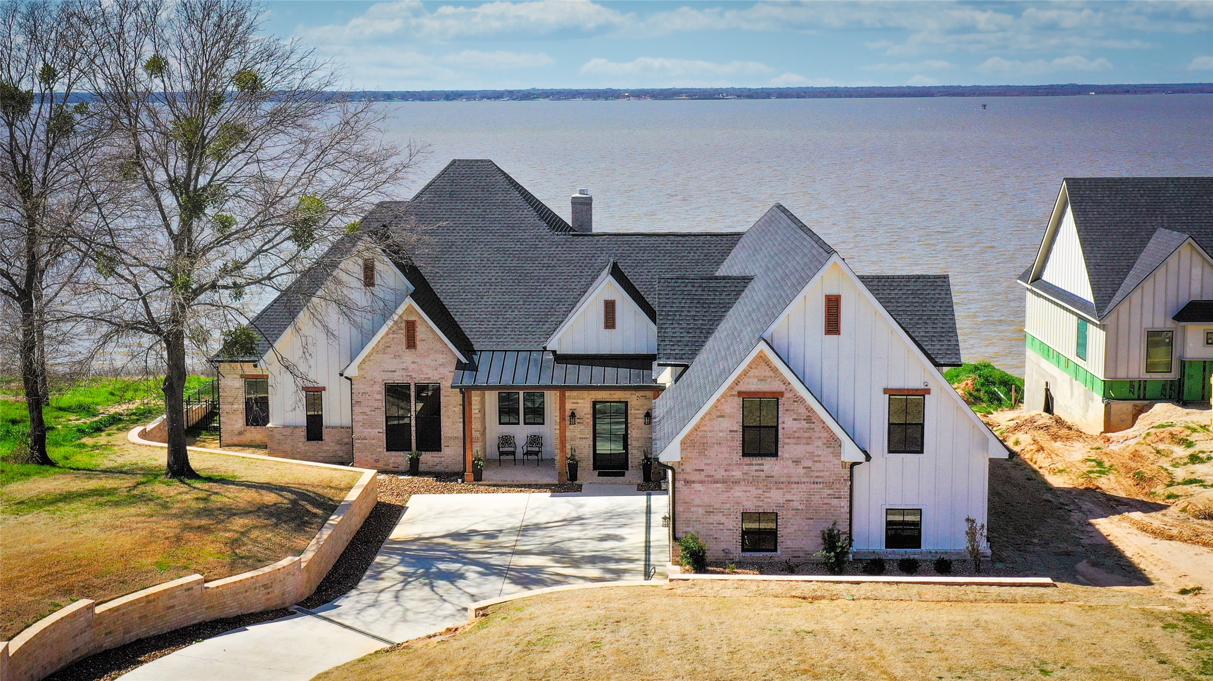 1552 Shoreline Drive