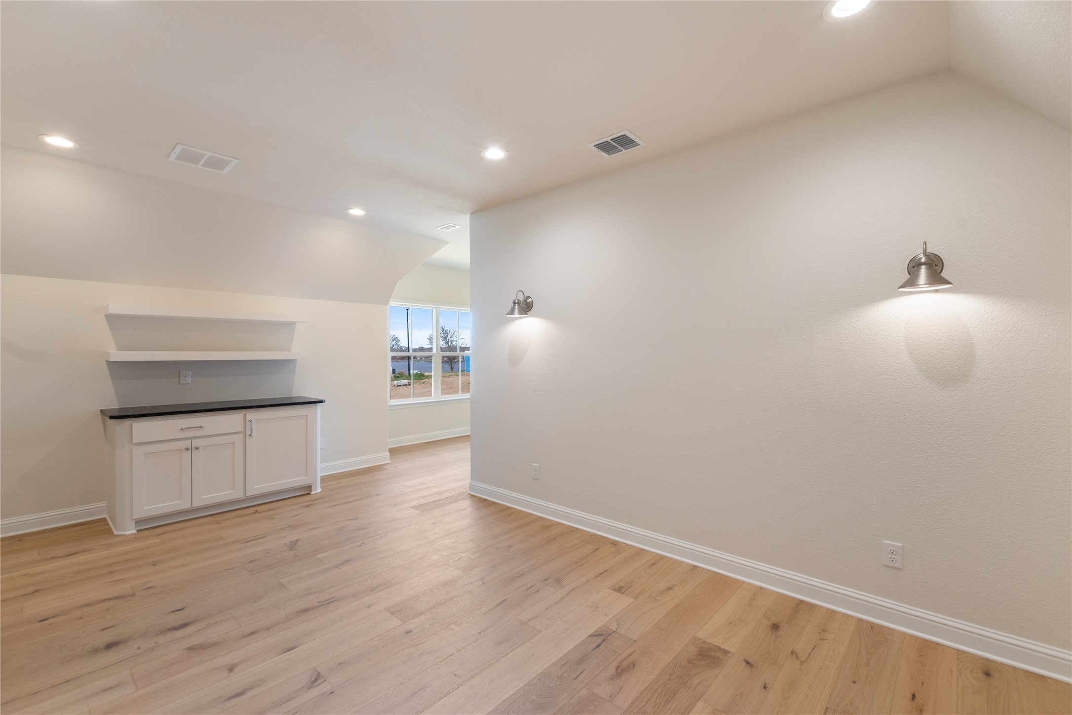 1552 Shoreline Drive