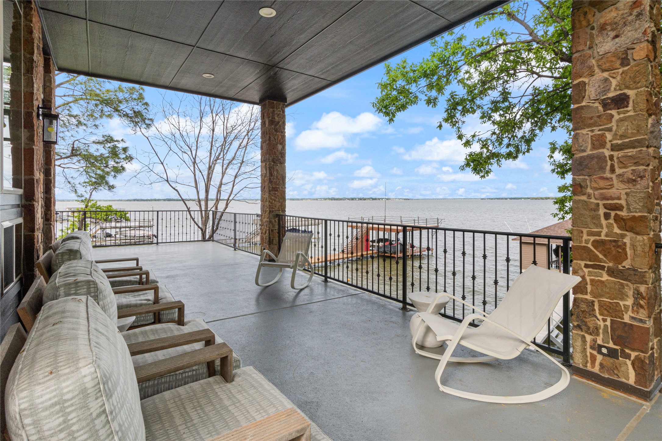 77 Isle of View Drive