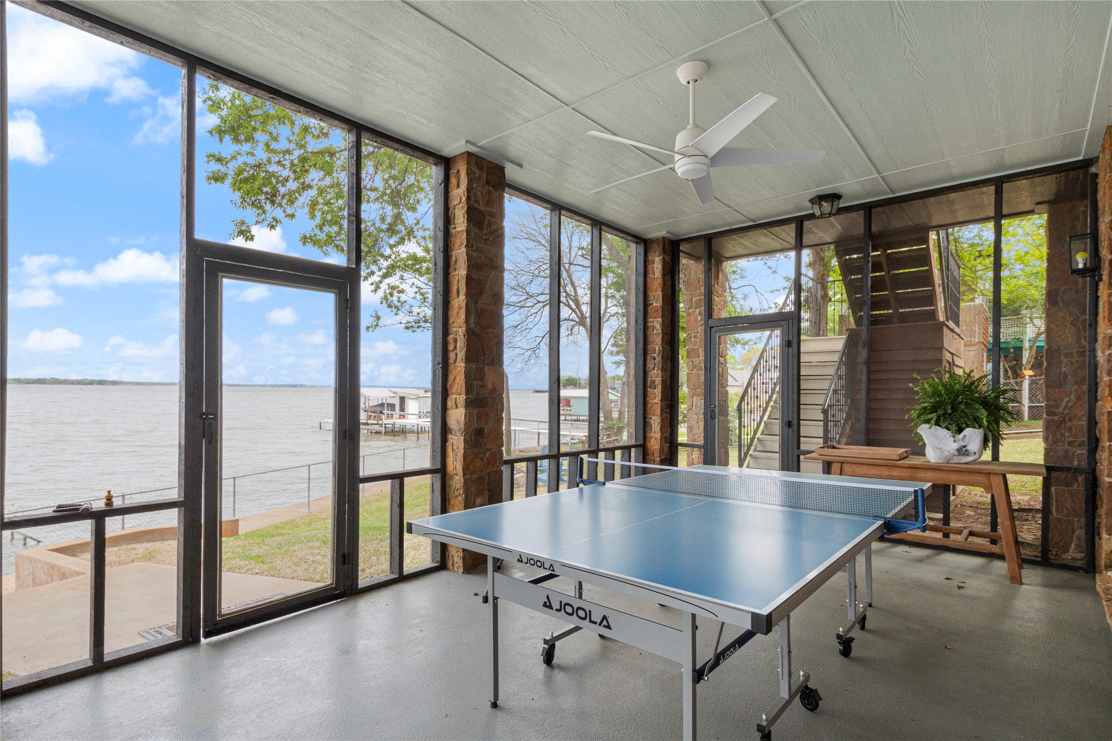 77 Isle of View Drive